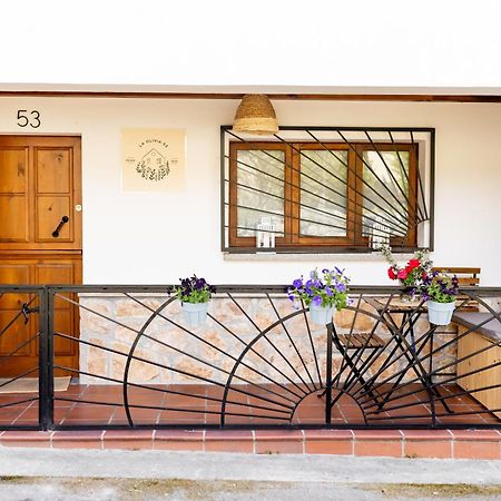 Villa La Olivia 53 Boutique Con Zona Chill Out Exterior Onís Exterior foto